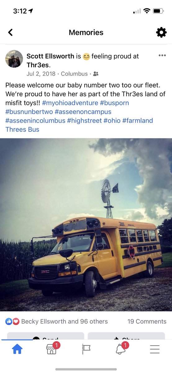 threesabovehigh's tweet image. 🚨 BREAKING 🚨 
@threesbus is @barstoolohiostate next signed athlete and it’s her 2nd Birthday! To celebrate this huge day they got her a sexy new spoiler. She’ll be out and about tonight 9-12 for free rides to @threesabovehigh and @foursonhigh Slide in those DMs ❤️💦 🚌