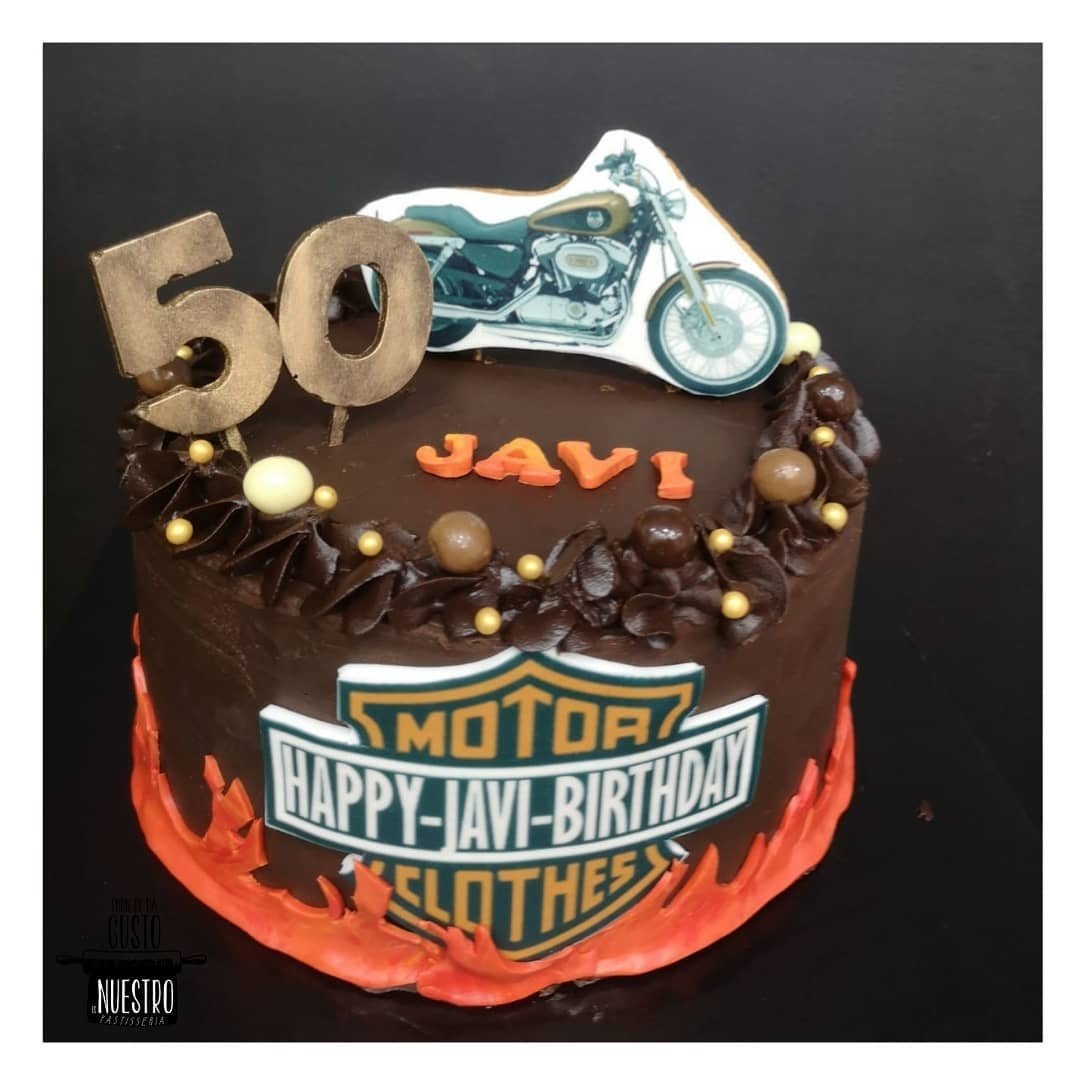 tartas3d's tweet photo. Una tarta con tu moto favorita...¡imaginación sin límites para sorprender a quién más quieres!
#harleydavidson
#elgustoesnuestro #cornelladellobregat #cornella #pasteleriacornella #pasteleria #pasteleriaartesanal #panaderia #cake #pastel #igcakes #instacake #cakestagram  #torta https://t.co/gBKxxvj7du