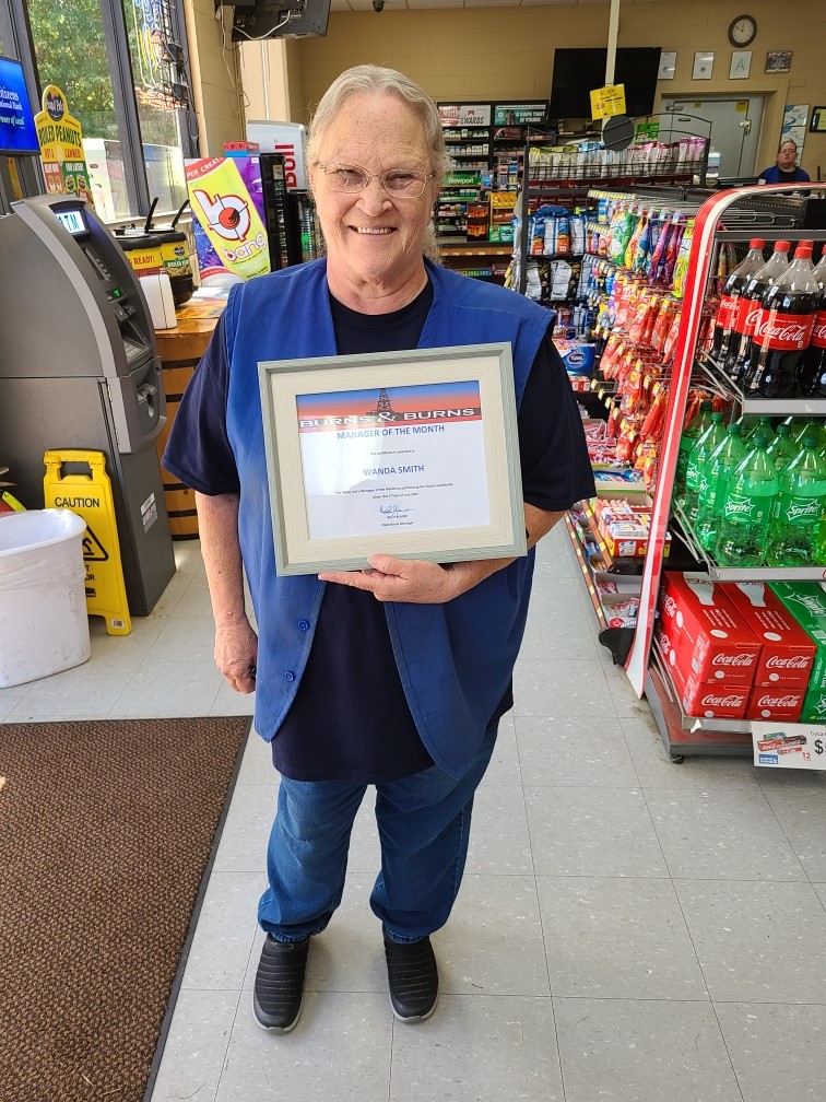 burnscstores's tweet photo. Burns &amp; Burns Manager of the Month for July is Wanda Smith!  Wanda is our store manager at the Centerhill Sunoco in Baily, MS!  Congrats, Wanda!!  #burnsandburns #burnscstores #wearefamily https://t.co/wiBTOOD3RN