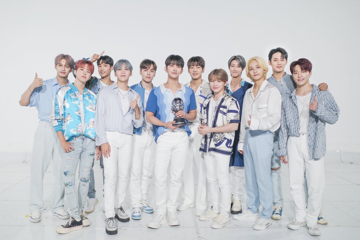 SeventeenDisse's tweet photo. [📸] 01.07.21 Atualização no twitter do #SEVENTEEN @pledis_17 

"[17] 🎉 SEVENTEEN em 1° na MCountdown 🎉

SEVENTEEN conquistou o primeiro lugar~! 🏆🏆🏆

Não posso mudar o único CARAT do mundo que nos deu o primeiro lugar de presente! 🔥

#ReadyToLove3rdWin" https://t.co/D78TWHpfUn