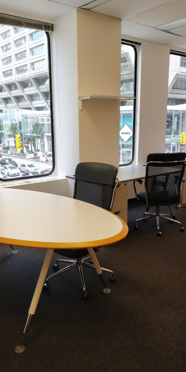 zanneslaw's tweet image. Today's first office space tour was at @Officeexec at1200 Bay Street (at Bay and Bloor).

A short thread. 

#buildinpublic #lawtwitter #lawfirm