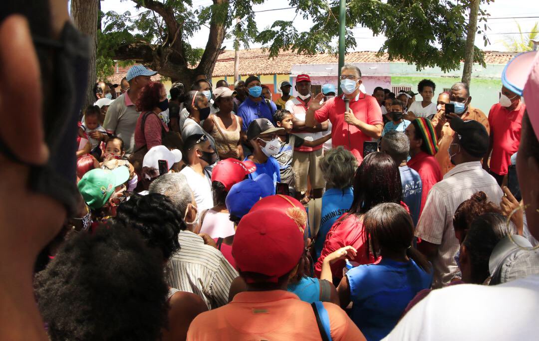 Siempre hay que explicar y orientar al pueblo sabio y libre. Hoy en San José de Barlovento compartí con mis paisanos y paisanas. A quien agradezco tanto apoyo y cariño siempre.