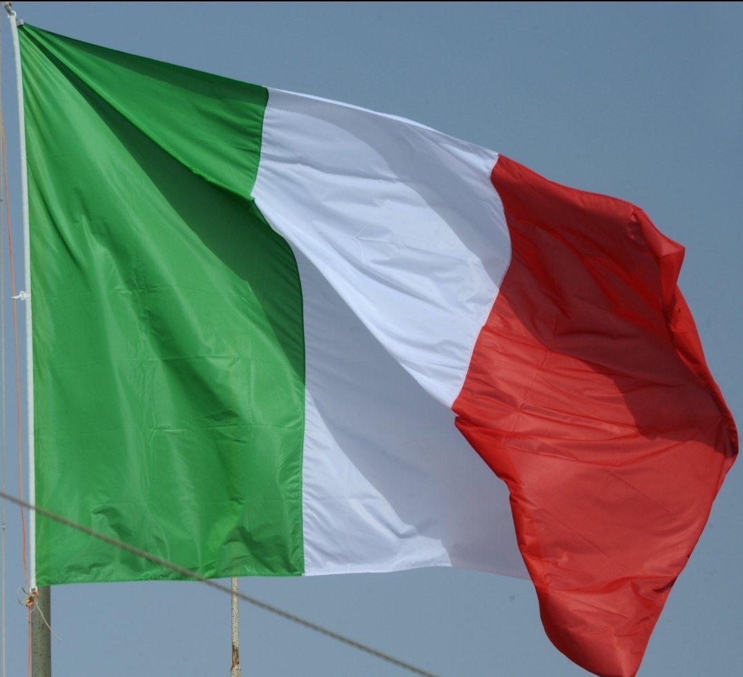 Siamo storia! Mai così tanti azzurri ai Giochi, superata Atene 2004: 372 volte grazie alle nostre campionesse e ai nostri fuoriclasse per un record che parla da solo.Applausi a Fioravanti che porta il surf a #Tokyo2020 e a Maria Grazia Alemanno qualificata nei pesi. Che orgoglio!