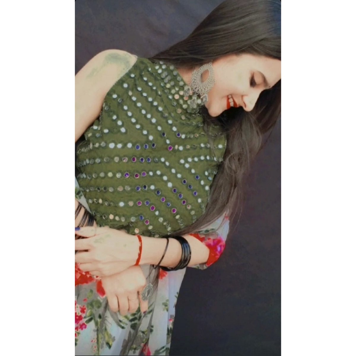 NavyaRaj123's tweet photo. #navyaraj #navyarajposes #photoshoot #photoideas #photographer #modeling #gainwithmchina #gaintrain #gainwithjay #gainingtime #gainwithhamsohood #gainlikesfast #gainwithjimmyclout #gainwithkikuyuthekid #gainesville #instagood_ua #gainwithbundi #instagarm #gainwithwestandmugweru https://t.co/CIOhLydV4V