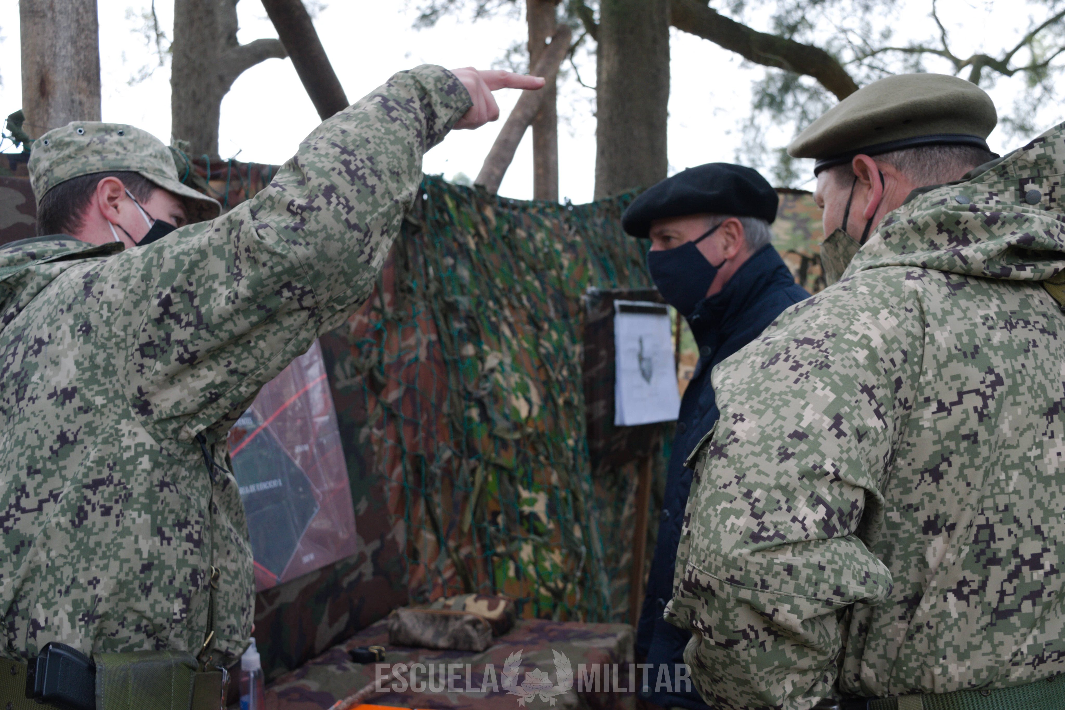 EJÉRCITO DE URUGUAY - Página 36 E5UUdevWYAACMvq?format=jpg&name=4096x4096