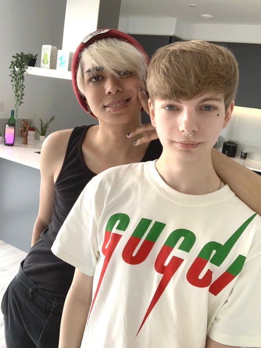 Just moved into our new apartment c: https://t.co/0bnlWFdAJ2