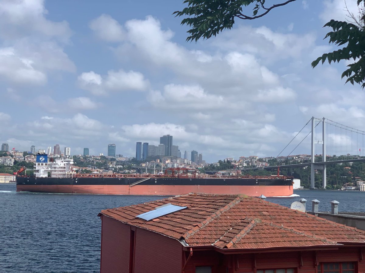 Ne gerek var Kanal'a...
İstanbul'un orta yeri zaten kanal...