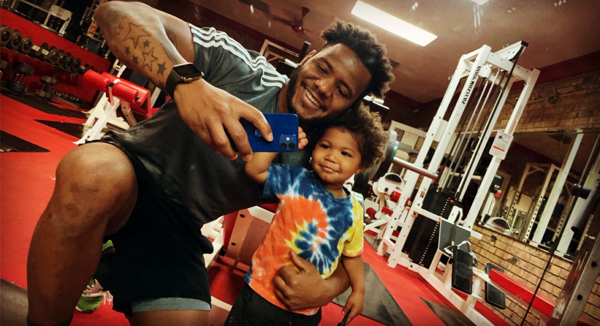 RegularOlGreen's tweet image. Me and my best friend.. 💚💙