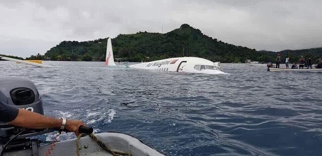 #LoÚltimo - Un avión de carga Boeing 737 con dos tripulantes a bordo realizó un aterrizaje de emergencia en el océano frente a la costa de Honolulu, Hawaii. 
Los 2 miembros de la tripulación han sido rescatados. #CampusTV #Noticias #Internacionales