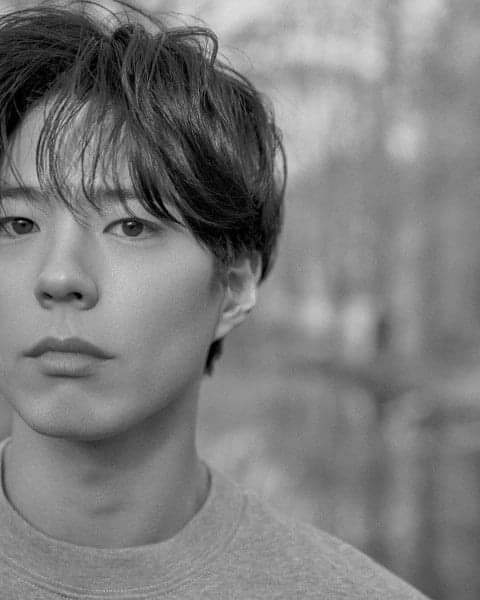 MxBogum's tweet photo. (っ◔◡◔)っ ♥ Nos faltan 302 días para el regreso de Bogum ♥

Cr. Esquire 
Gum~ssi https://t.co/o0TJWfs0Jh