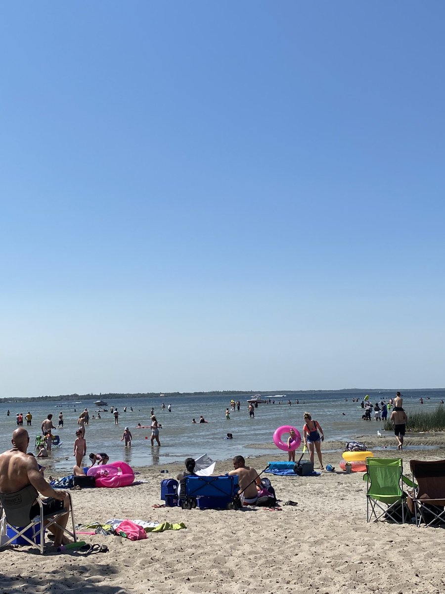 gumo2828's tweet photo. Enjoying the sun -Alberta beach https://t.co/eOteGvP4ro