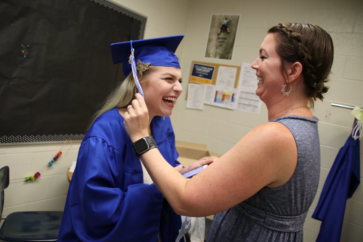 raufsd's tweet photo. Join our team! We're hiring at our Hamburg &amp; Randolph campuses. Become part of the NYS Retirement System with a salary &amp; benefits negotiated per a professional association contract. We’re seeking teachers, counselors &amp; aides! To learn more, visit https://t.co/pVpoBtpo1s https://t.co/vJsYnmc4gB