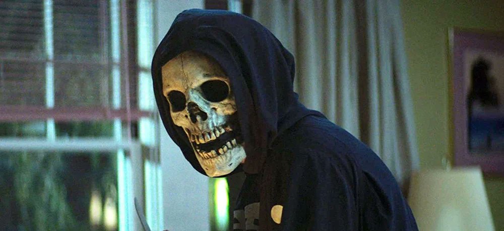 Finally got my review done for #FearStreet - loved the SCREAM homages/music, fantastic characters, well-executed set pieces &amp; a story that kept me riveted to the very end. The needle drops could have calmed down a bit but #FearStreet1994 is hella fun - check out my thoughts here! https://t.co/ngDqfw8N8t