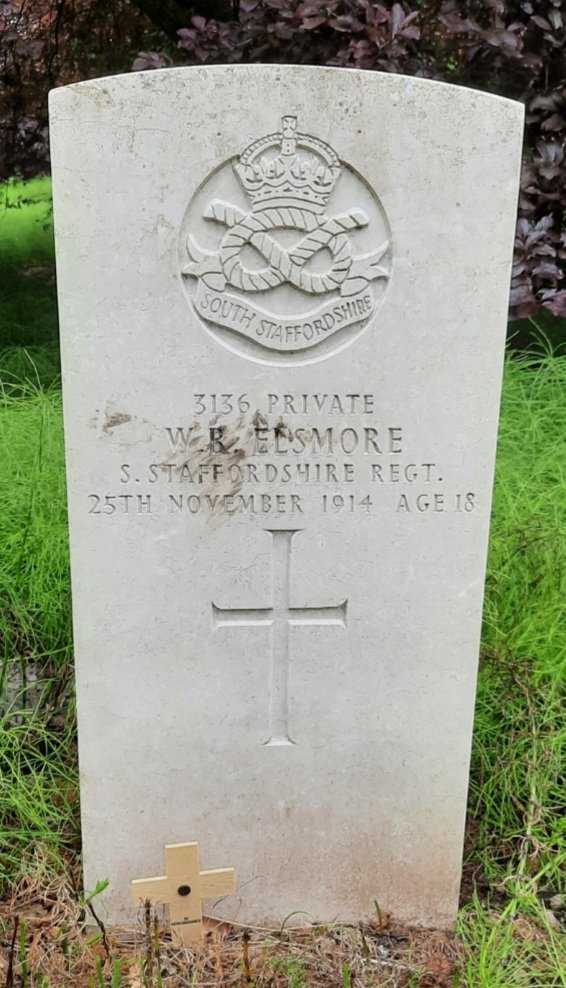 InscriptionsWw1's tweet photo. #RememberedHere
William Reginald Elsmore
Died of wounds 25 November 1915
Aged 18
(weeds removed from @CWGC headstone & family inscription put back on display)
#StPhilipsChurch #PennFields #Wolverhampton
#WW1 #LestWeForget
Online records via https://t.co/SpGZTDmYYC https://t.co/3P6vBcyU4M