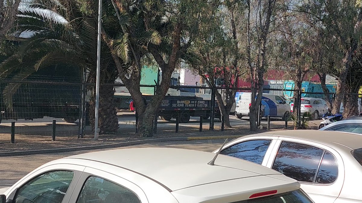 RamonPta's tweet photo. Alta Congestión en LAMPA en Av. El Roble con Av. La Montaña...
Tacos de horas por obras, es un caos dia y noche
Favor @LampaCL @mop_chile generar medidas de mitigación para evitar el cansancio y frustración. https://t.co/DYKXItI6TS