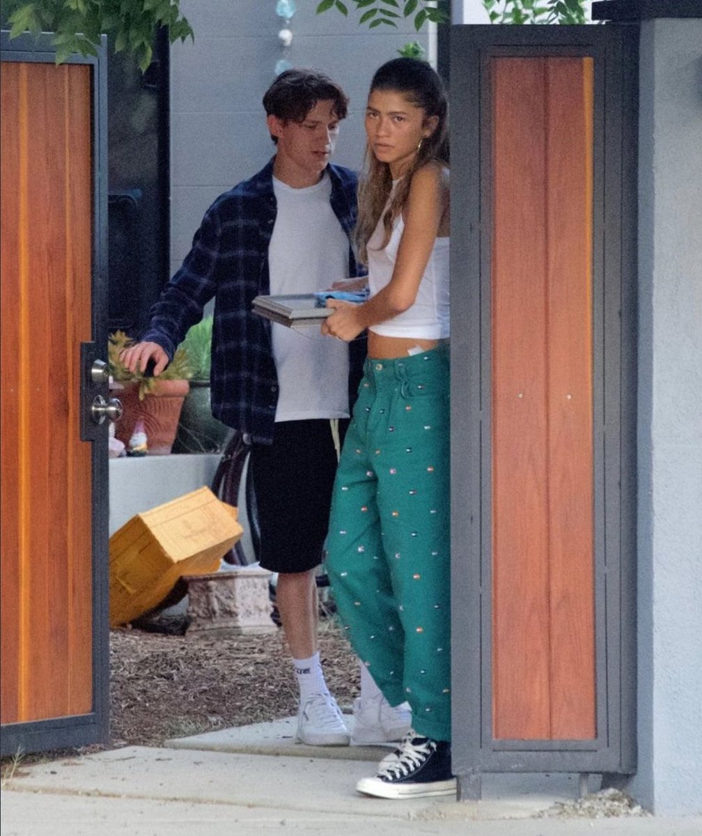 ToIkienverse's tweet photo. Que Tom y Zendaya estén en una relación me acaba de dar 5 años más de vida https://t.co/MtZrN50TAe