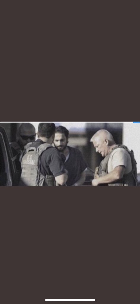 r_aldosari1's tweet photo. كلكم وقفتوا مع هيرين قاتل وداهس ام وبنتها ومعترف ونسيتو قضيه خالد الدوسري سجن مؤبد وهو بريئ

 #خالد_الدوسري https://t.co/ojE6tdUUY6
