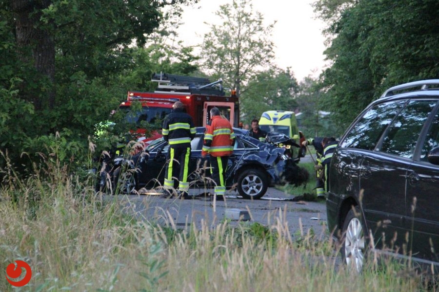 Automobilist heeft engeltje op schouder bij ongeval in Nijemirdum