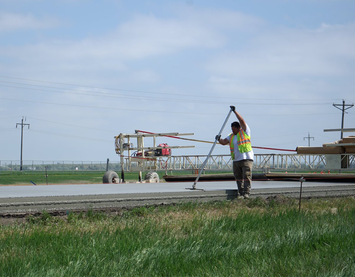 Sometimes, it's about that finishing touch. #RCI #RCIRoadGuys #constructionfamily #highwayconstruction #aberdeensd #livelocal57401 #southdakota #concrete #paving #1R #RiseandShine #WeGet2 #Superior #KeepChoppinWood #GettinAfterIt #thefinishingtouch #quitethesite