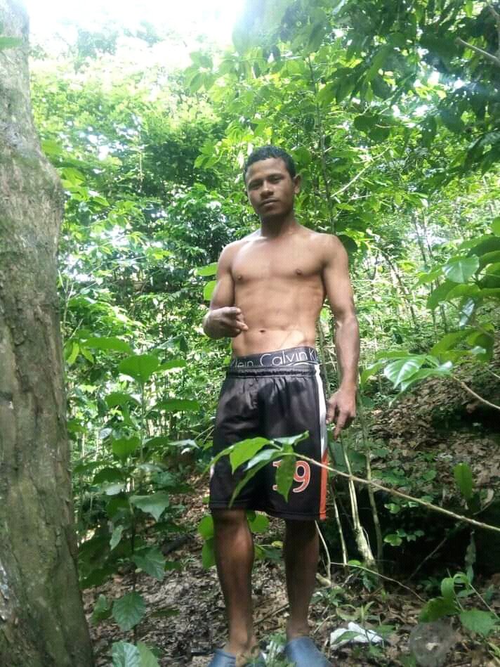 Engaheterosex's tweet photo. Militar engañado. Yoiner de colombia. 😈🔥 https://t.co/Xb4gbmfY0f