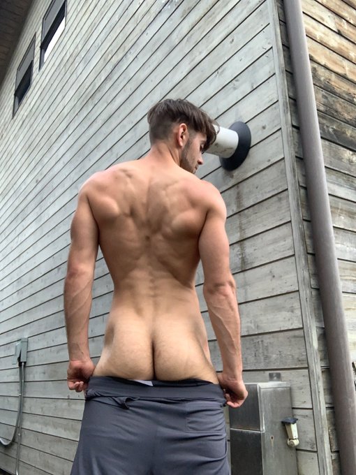 Cum get a piece 😘💦 https://t.co/N2EACNnu73 https://t.co/wTJ3l4B6st