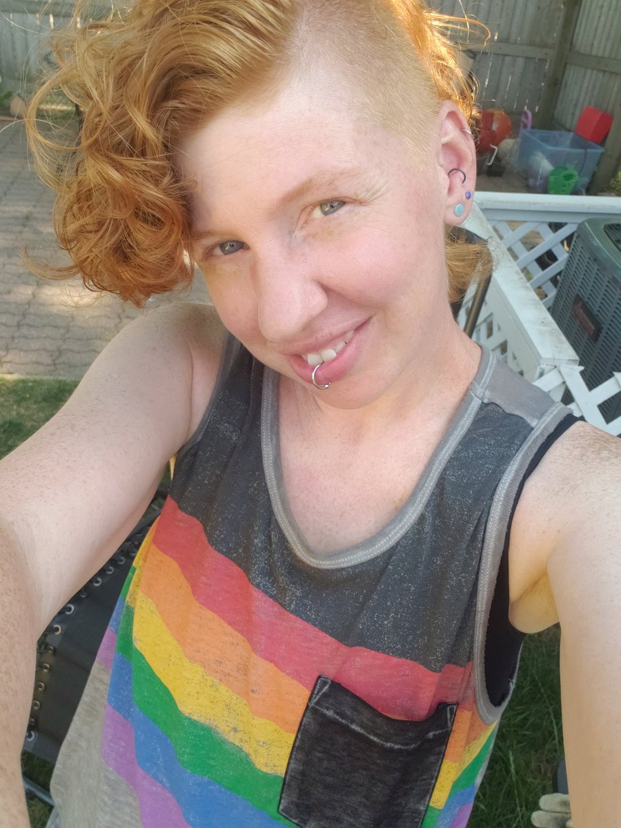 BoyGirl_Wonder's tweet photo. I look hot af today, just so y'all know. https://t.co/lmbO0LwN6c