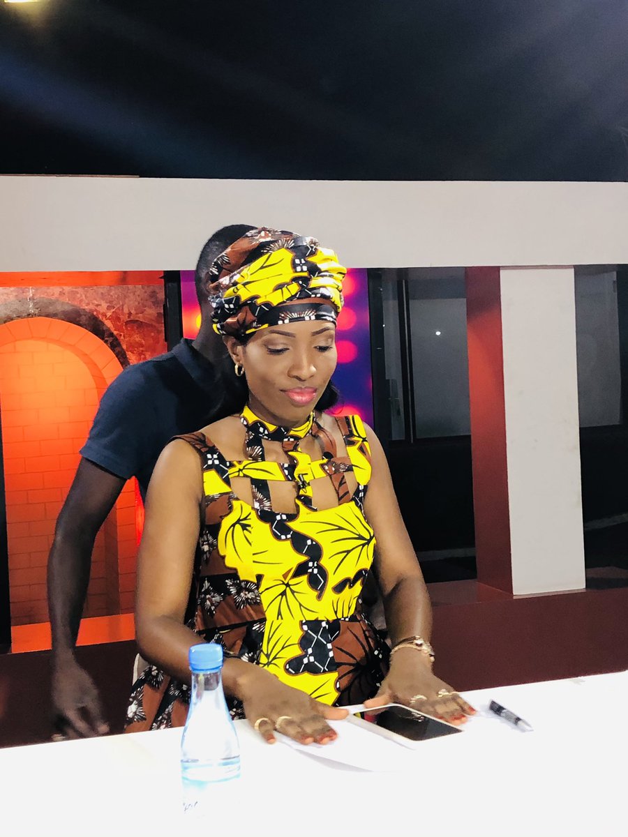 2stvsenegal's tweet photo. 📍#TOUTESTLA C’EST TOUT DE SUITE ET EN DIRECT AVEC #ARAMTOURE À LA PRÉSENTATION !!! https://t.co/EUZMQPrD0O