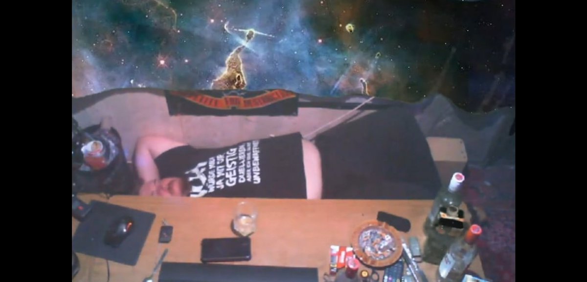 typegres's tweet photo. Es ist mal wieder passiert #RipDrache #drachenlord https://t.co/im0D5gMIL6
