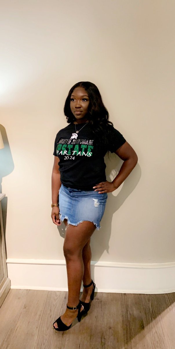 #WhosWhoAtUSCU                                         • Khayaha 💋                                                             • Florence , SC 🐯💜                                     •Business Administration/Manag. 📈📊      •’24 💚🖤🤍