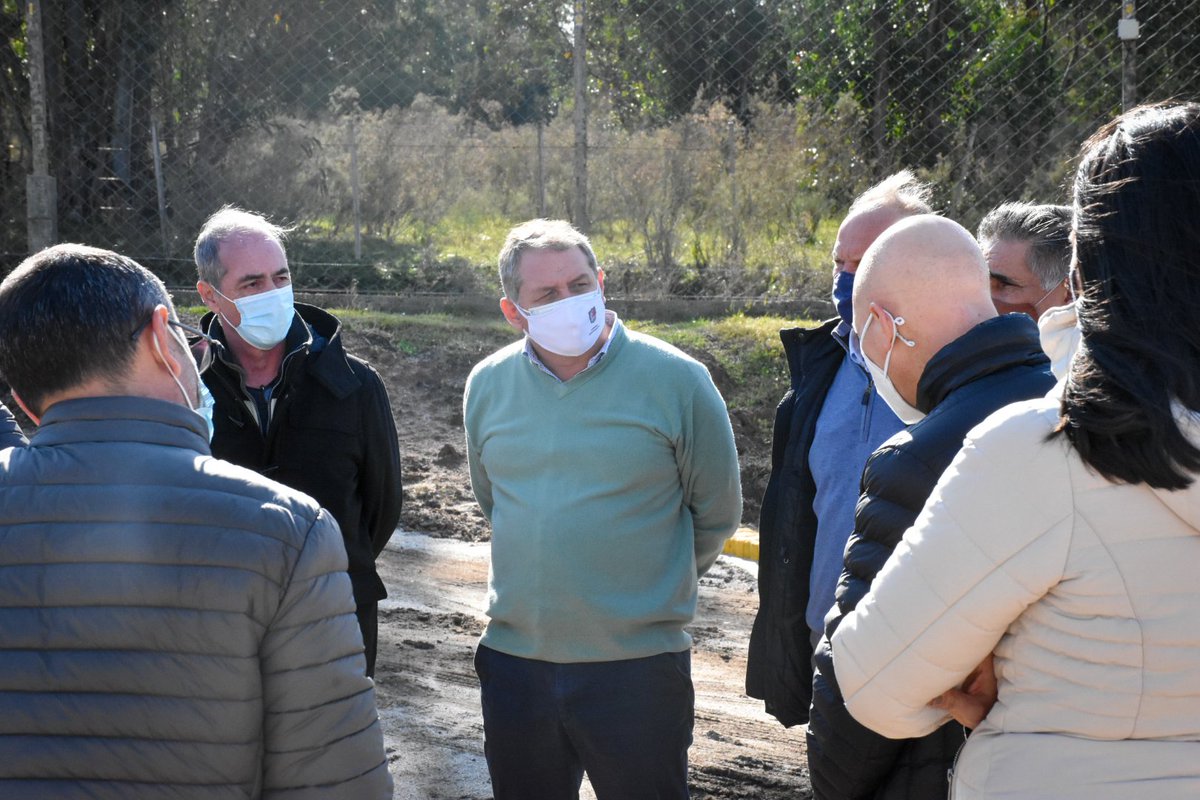 FloridaIDF's tweet photo. En la jornada de hoy el Intendente @g_lopezmendez junto al Director de Desarrollo Sustentable @EnzoViscailuz visitaron emprendimiento productivo medicinal, en la ocasión fueron acompañados por el sub Director de DINAE Herbert Pintos y grupo de  inversores. https://t.co/UAWjrTPMZy