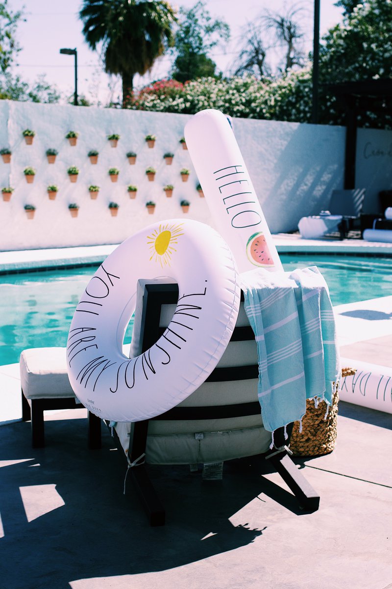 coconutfloat's tweet image. 🎉*NEW LAUNCH ALERT*🎉

As we head into the long holiday weekend, we are very proud and excited to announce the launch of our new premier license float collection – the Rae Dunn® Outdoor Collection by CocoNut Float®!