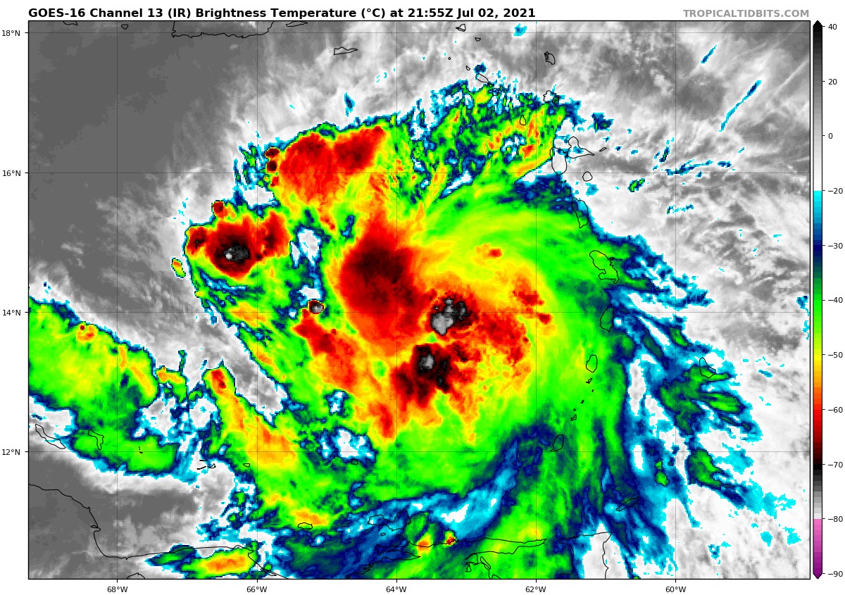 cnp_insmet_cuba's tweet photo. Aviso de Ciclón Tropical. Hora: 6:00 pm.
El huracán Elsa azotó al grupo sur de las Antillas menores y cruzó en horas de la mañana por las inmediaciones de las islas de Barbados, San Vicente y Santa Lucía. #ElTiempoEnCuba @InsmetC https://t.co/LacuqFV48Y