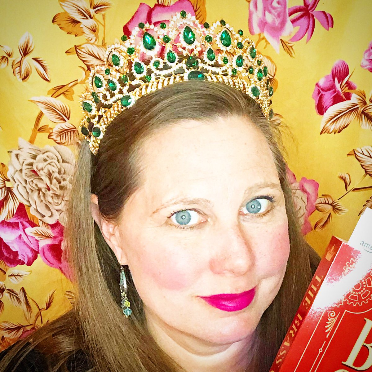 Jessica__Lucci's tweet photo. Unleashing my new look upon the Midsummer Fantasy Renaissance Faire tomorrow! Rain or shine! Come chat with me! #mfrf #midsummerfantasyrenaissancefaire #rennie #fantasy #fantasybooks https://t.co/J7gsuAkVsi