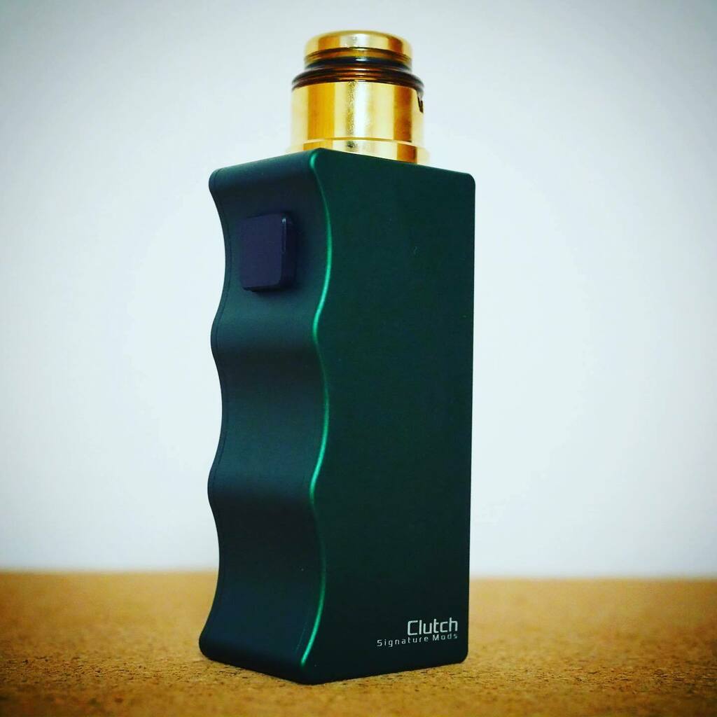 co2konishi's tweet photo. 誕生日という事もあり、
久しぶりに新しいMODとアトマイザー をお迎えしました
#vape #vaper #vapergram #clutch #requiem #signaturemods #mod
#pen_f #カメラ #写真 https://t.co/rXT6Ok3wxM https://t.co/AYRUatmR09