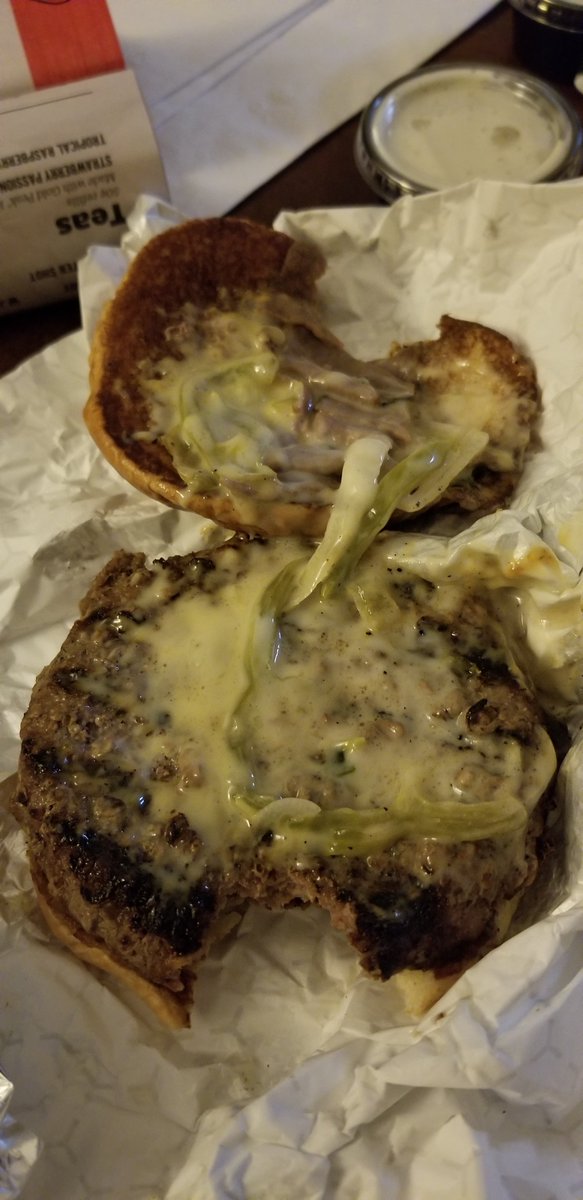 freeemploee's tweet photo. #TGIFridays getting food for my #FridaysFam @ #Fridays #PhillyCheeseSteakBurger #Burger at #store0679 on 6/30 #FridaysToGo should have had #FamilyMealBundles received the #worstburger #ever #compared to #advertisement #falseadvertisement
#pathetic #horrible #burger #comeon https://t.co/db0VRg8vId