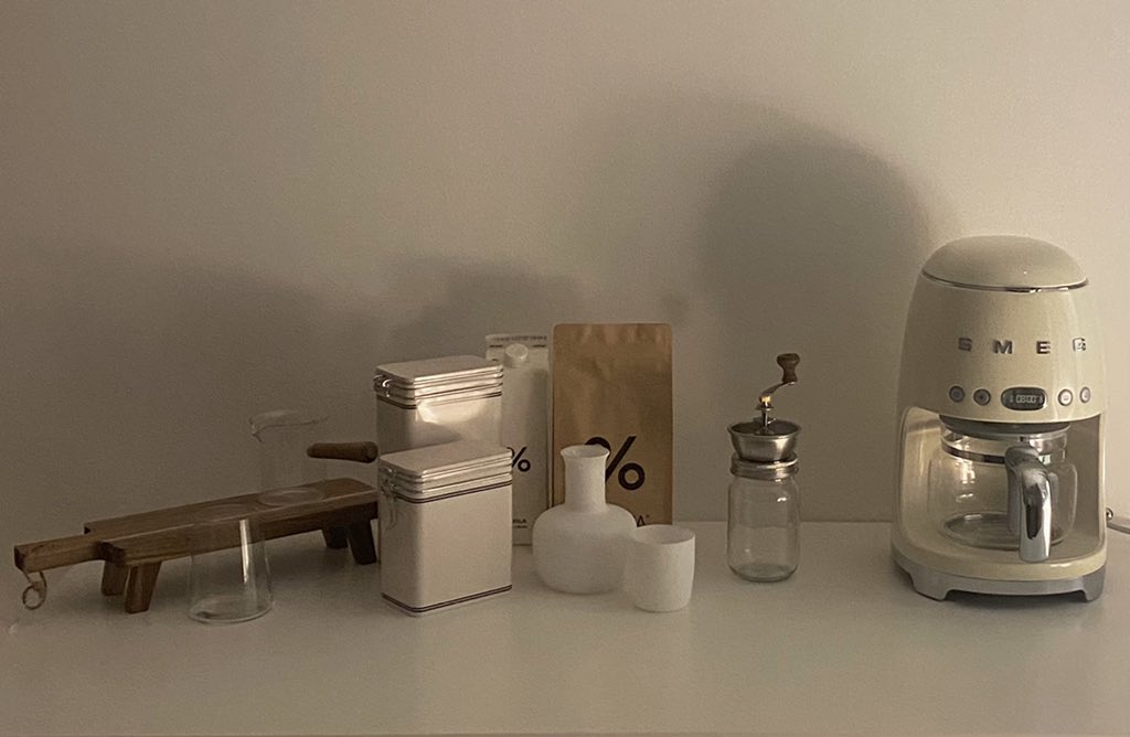 emsugt's tweet photo. coffee corner https://t.co/AlDQS5kjdt