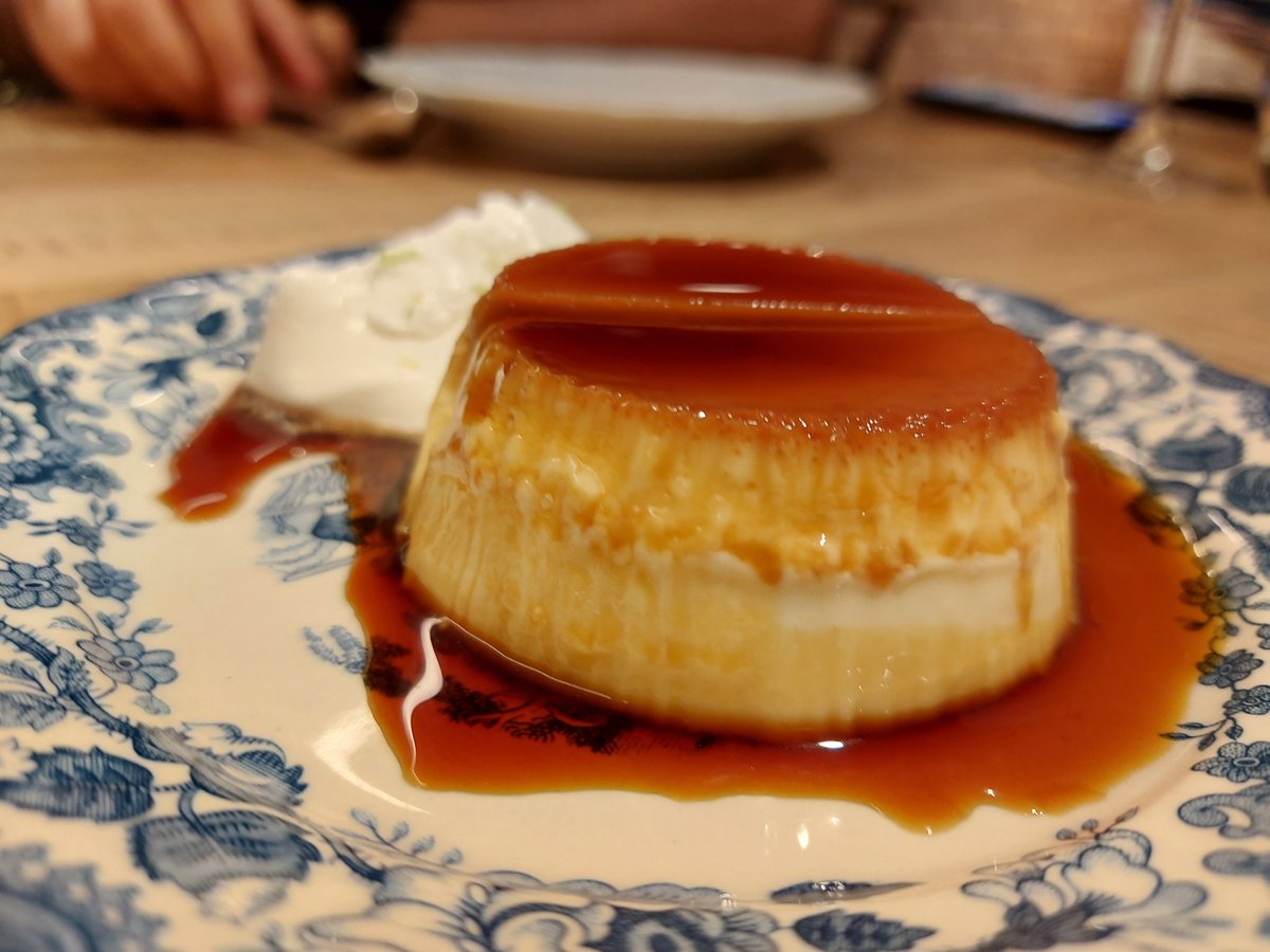 PhilippeRegol's tweet photo. @davidgou12 Siii!,🔝#HAMABI #MercadoSantoDomingo #Pamplona Ventresca curada. Calamares en su tinta.Tarta de queso de Bodega 1900 y flan tembloroso! https://t.co/tBGiViCYJ9