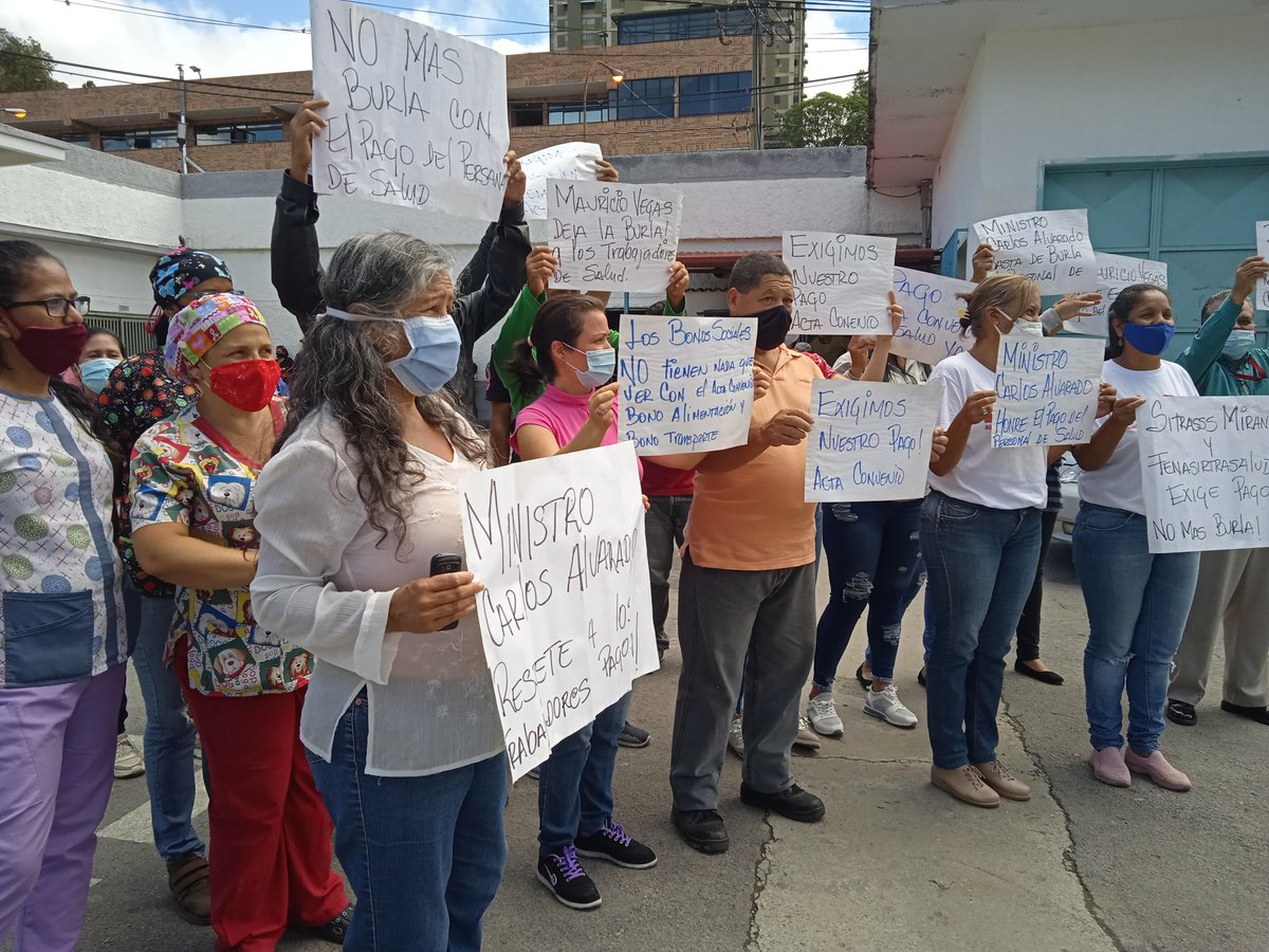 sitrasssmiranda's tweet photo. Ministro @AlvaradoC_Salud hoy desde la Dirección Estadal de Salud en Miranda los trabajador@s, rechazamos la burla de los que realizaron los lineamientos de pago MPPS por el Acta Convenio. Deben cancelar como IVSS, IPASME
@NicolasMaduro
@delcyrodriguezv
@rmenendezp
@soloctavio https://t.co/cb5xI7XOed