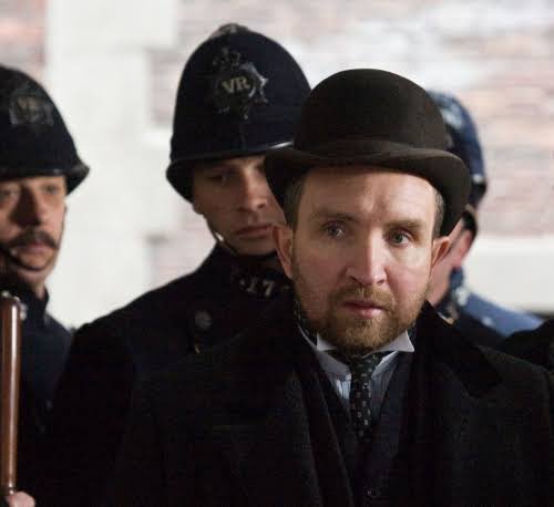 le6mai83's tweet photo. #同じキャラで違う俳優を晒せ
#InspectorLestrade #レストレード警部 https://t.co/YJH82FKsD6