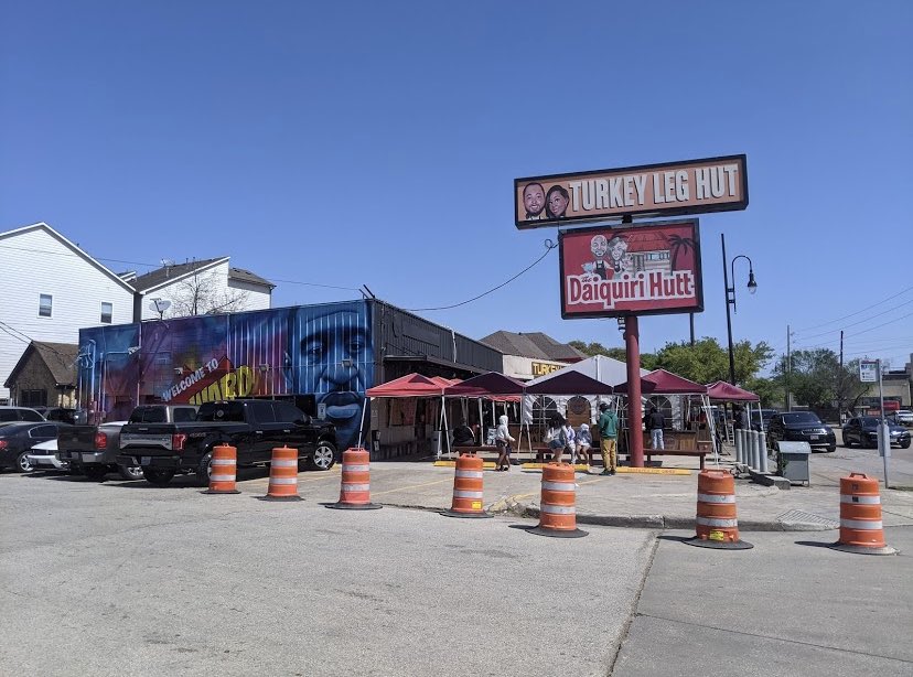 DOPECHICKBEATS's tweet photo. Wait let me make sure I have this right….So this Turkey Leg Hut is the one with the dress code? 
I- https://t.co/jEXeW9SK7Q