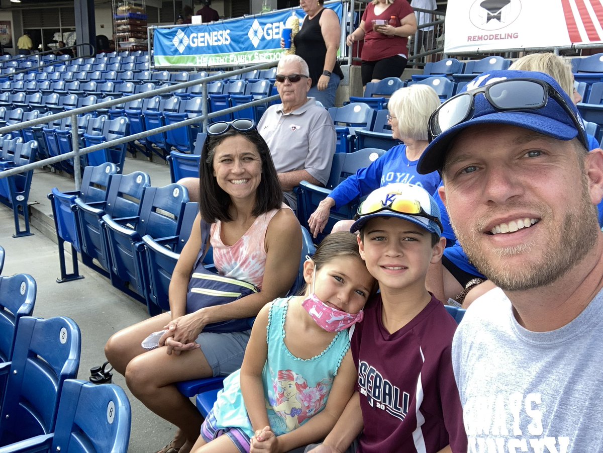 Thanks to my former player and friend <a href="/jacobbeans9/">Jacob Means</a> for the tickets on this gorgeous evening for baseball. Go <a href="/QCRiverBandits/">Quad Cities River Bandits</a> <a href="/CavClubBaseball/">Cavalier Baseball Club</a> @BaseballCowley
