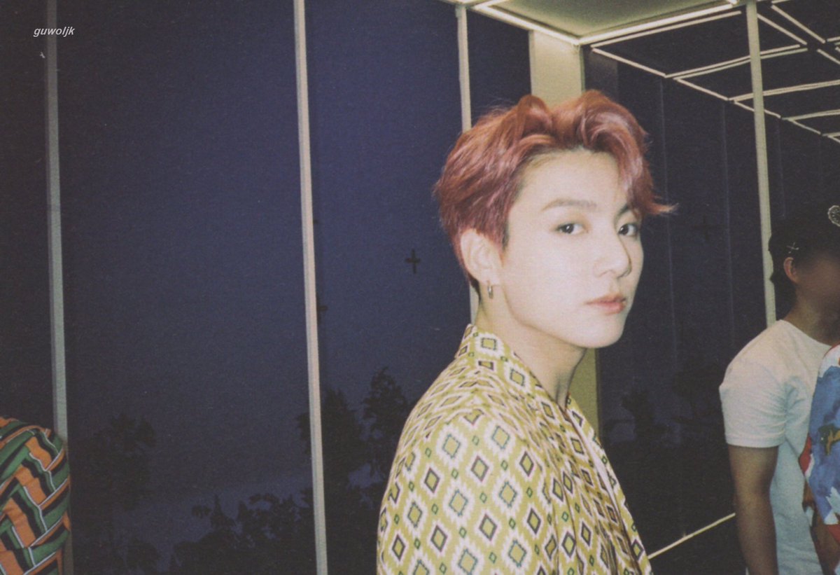 archiveforJK's tweet photo. this genre of pictures 🥰 https://t.co/cdXVbs6n7P