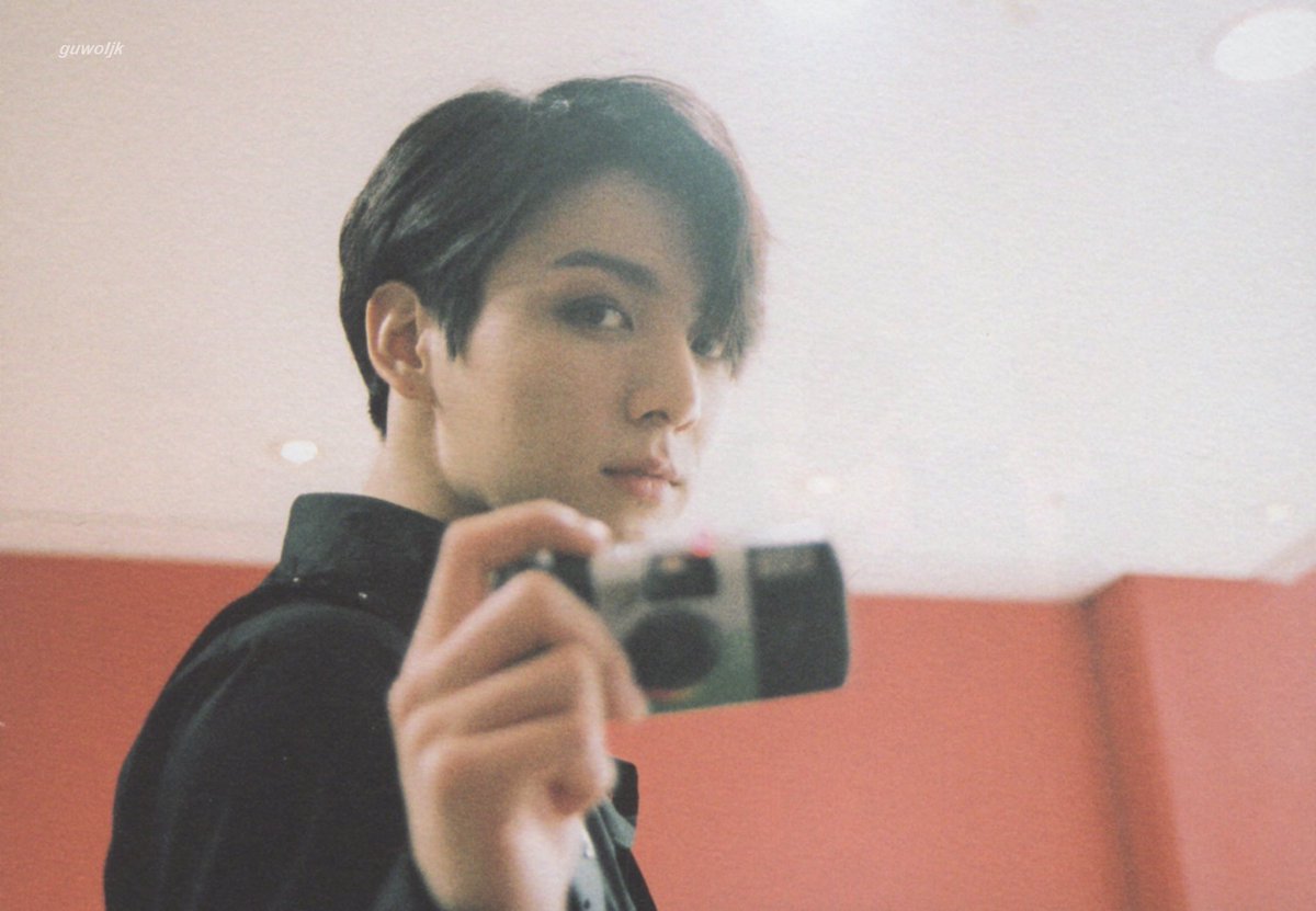 archiveforJK's tweet photo. this genre of pictures 🥰 https://t.co/cdXVbs6n7P