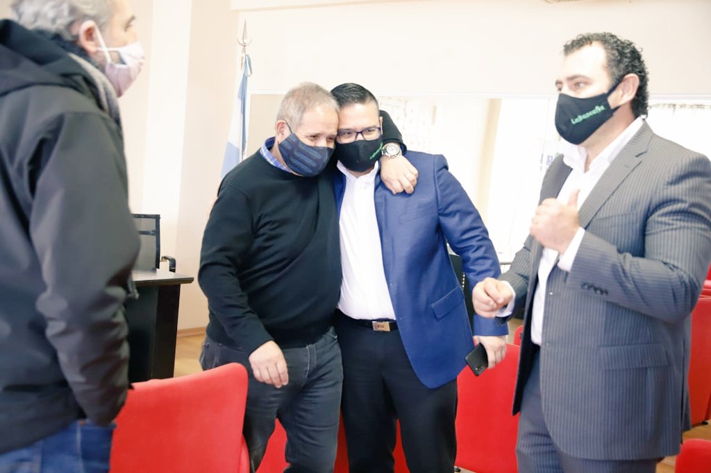 lual_s's tweet photo. Cuando una organización gremial tiene dirigentes comprometidos, se puede lograr todo tipo de objetivos en beneficio de los trabajadores y la sociedad en su conjunto.💪🏻🇦🇷
@SergioOPalazzo @MarianoEylenst1 @La_Bancaria https://t.co/Q1F3go6G3U