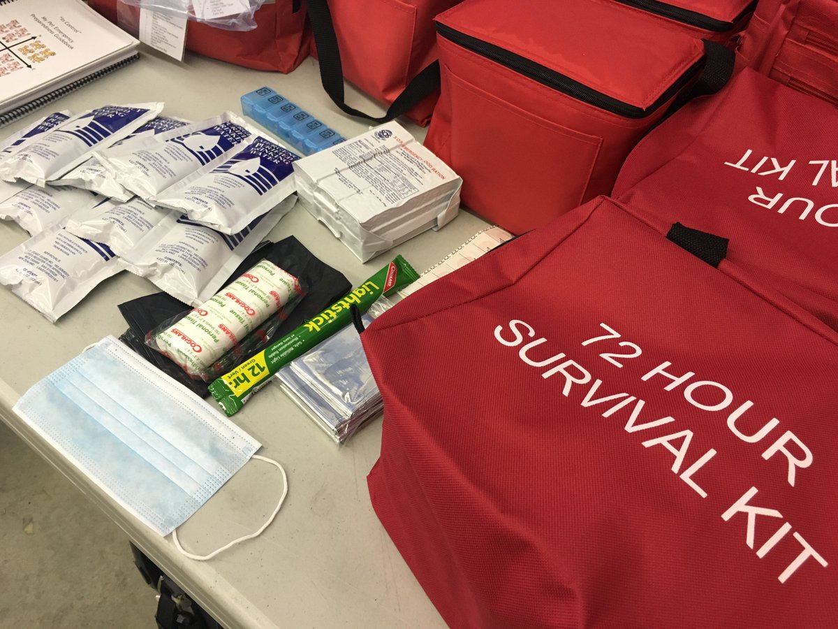 CityNewsVAN's tweet photo. B.C. residents encouraged to assemble, stash emergency kits during fire season https://t.co/km2WGLM9nL https://t.co/CxE0sxWdrJ