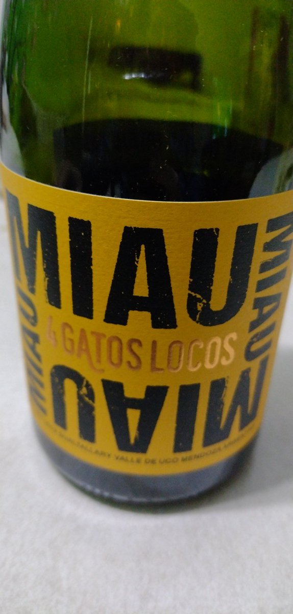 Riquísimo y expresivo vino de los crazys cats... hermosa acidez, violetas al palo y  una gran rcp. Recontrasuperecomendable.