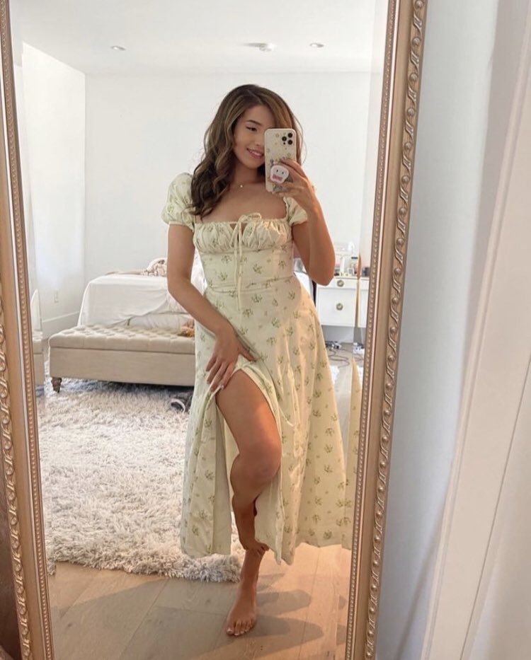 FindomPokimane's tweet photo. Didn’t post much last days… was to busy taking slave losers money! Your next! $send #money #catfish #findom #femdom #paypigs #slaves #goddess https://t.co/yok7nADv2v