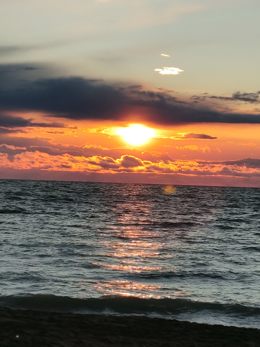 robnic725's tweet photo. #presqueisle https://t.co/iX8tHLiOSa