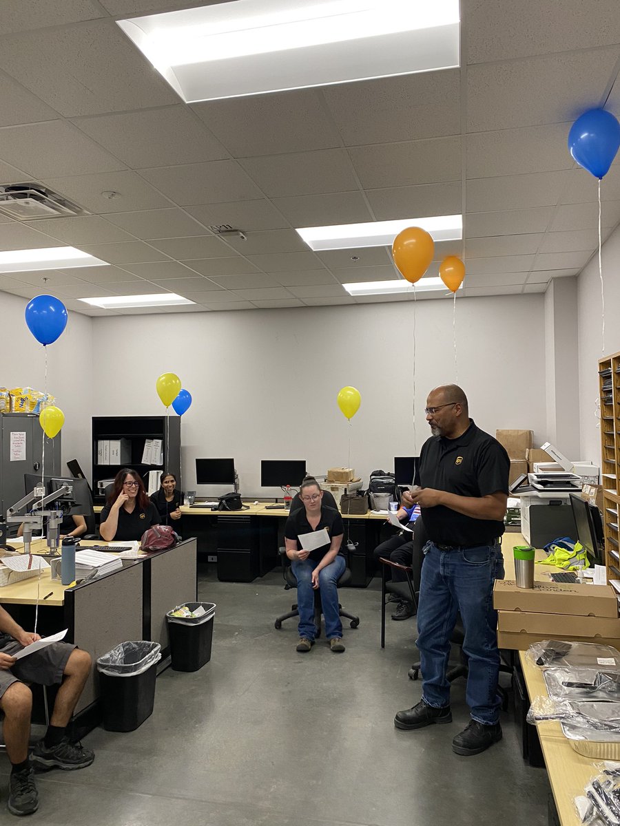 HRFelix65's tweet photo. Aurora Twilight discussed the seven steps to effective training, then celebrated PT sup appreciation week by eating some Olive Garden. Thanks to all PT sups for your leadership each and everyday #ptsupsrock @CharlieBeswick @jeffhodges_ups https://t.co/8C7gy5HC42