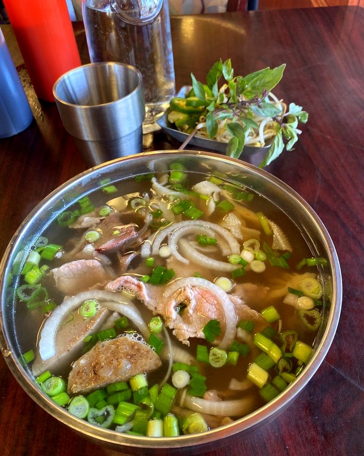 IEYelp's tweet photo. 🔥 HOT &amp; NEW ON YELP 🔥

📷 Sheri G via Yelp
​📍 the PHO - Apple Valley, CA https://t.co/BKzn4FDRHL https://t.co/EpNLdkQvIU